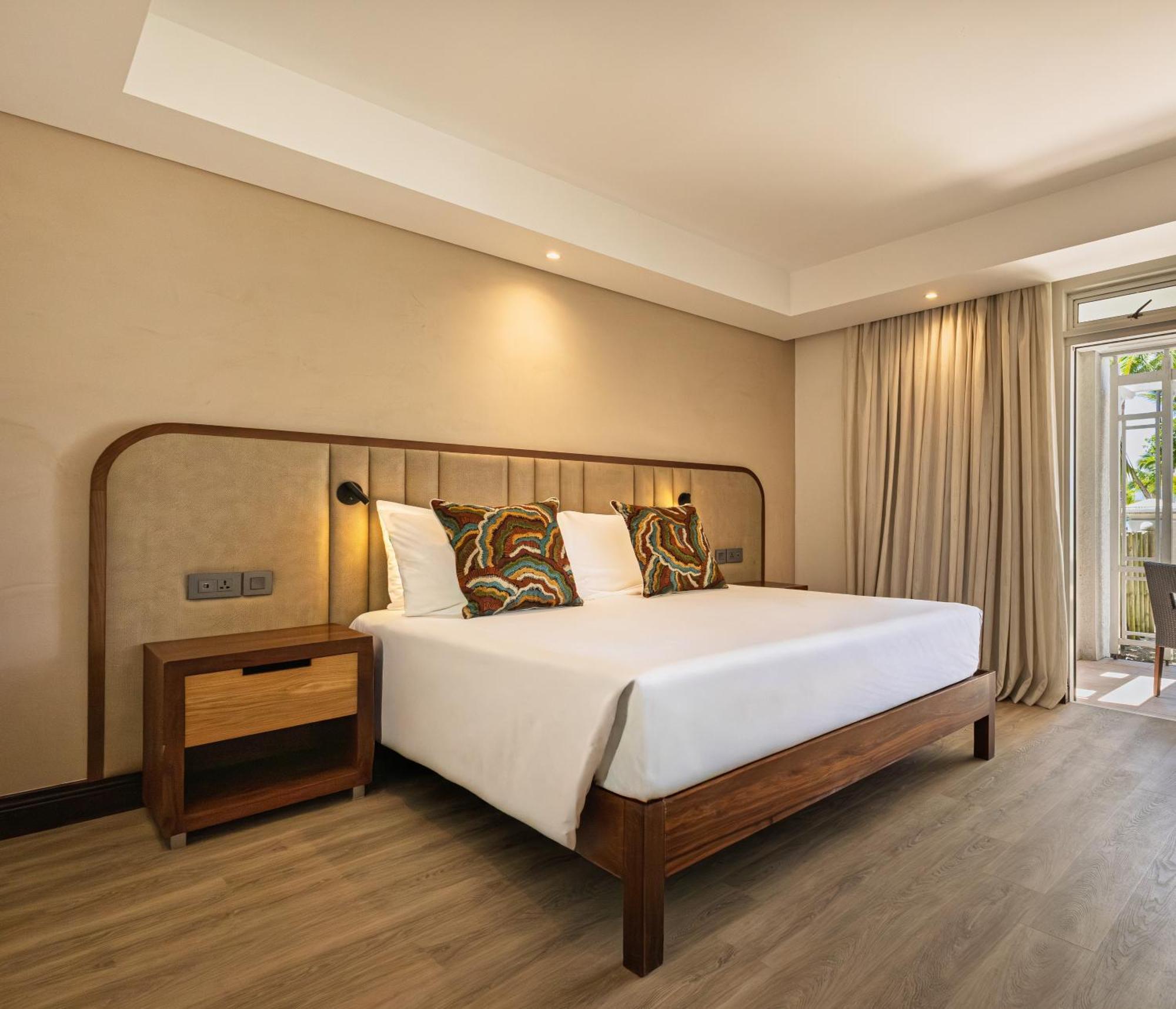 Deluxe Double Room,1742757946:JPEG
